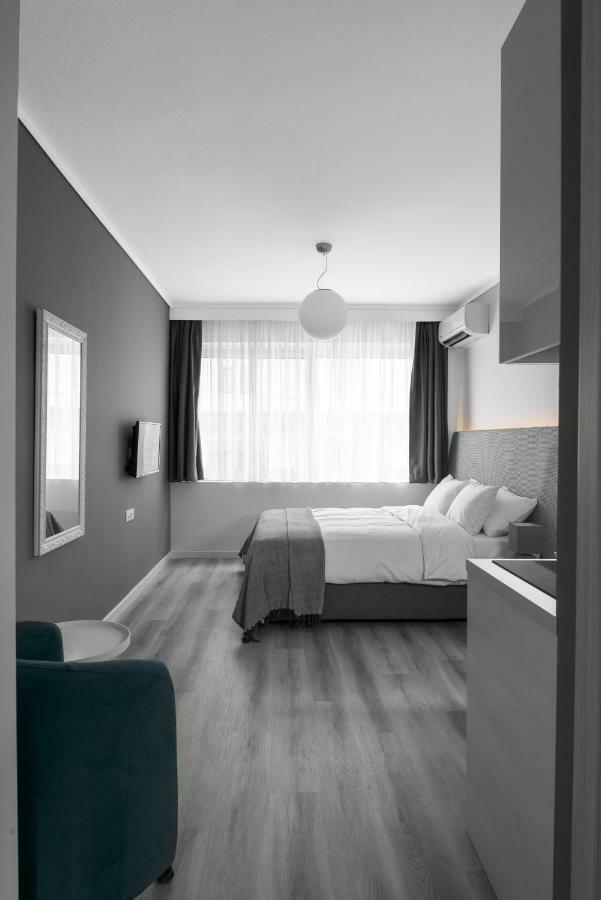 M&F Luxury Suites M Suite Thessaloniki Exterior photo